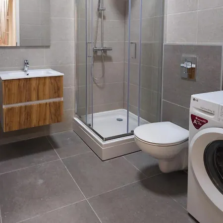 Daire Teresia De Lux Apartment-2 Br- 2 Bathroom *